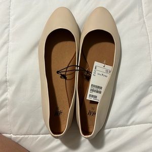 Never worn, off white/cream colored flats from H&M